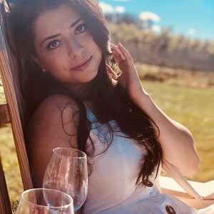 Meet your Posher, Isabel